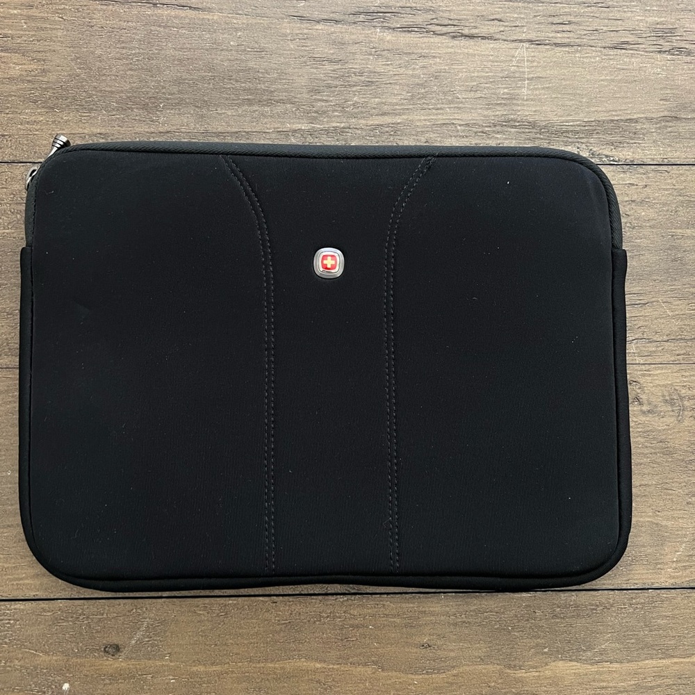 ✨NWOT✨ SwissGear slim iPad sleeve